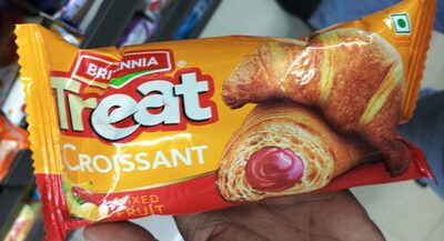 Britannia treat Croissant Mixed Fruit